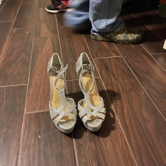 Gianni wedding heals - Picture 2 of 3